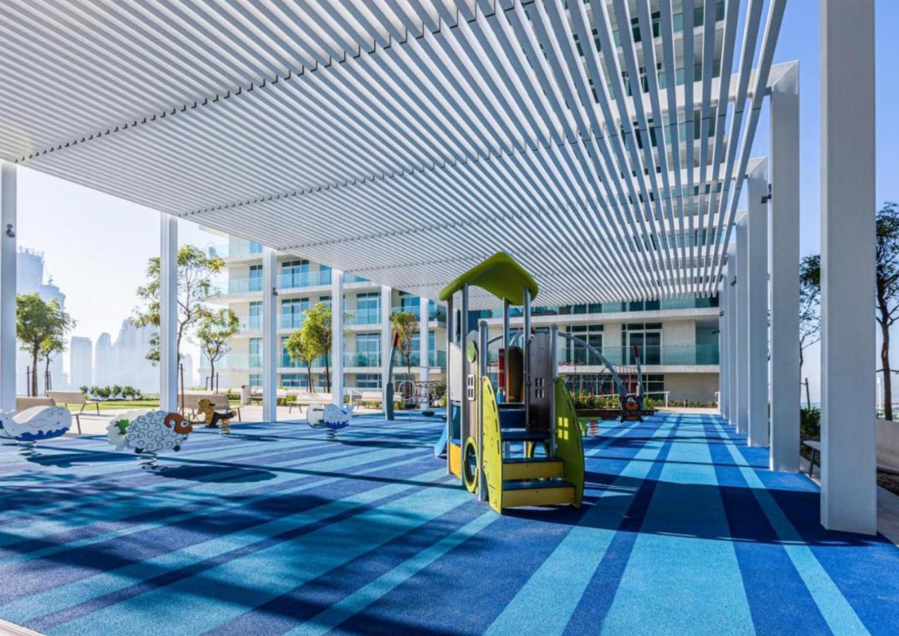 Ultra Luxury Emaar Beachfront - Private Beach And Pool Dubai Buitenkant foto